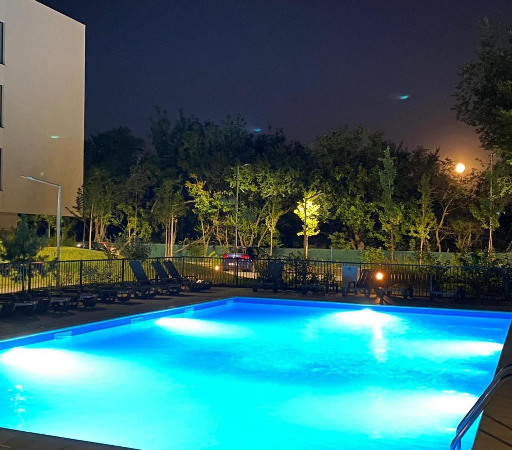 Atria Urban Resort Букурещ Екстериор снимка
