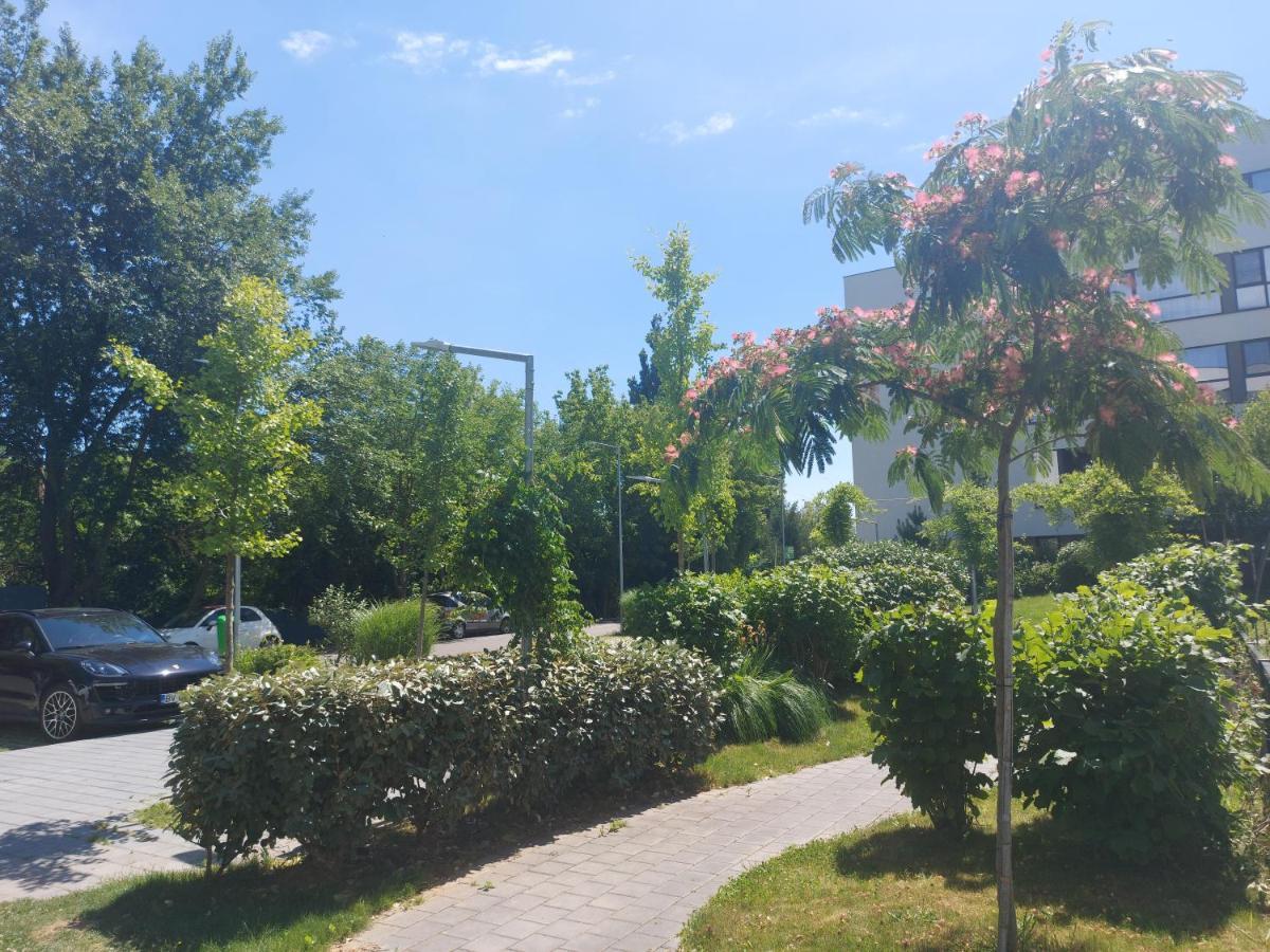 Atria Urban Resort Букурещ Екстериор снимка